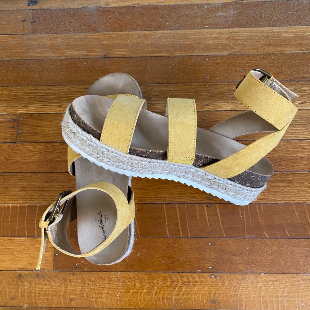 Universal Thread Agnes Microsuede Platform Espadrilles Sandals in Yellow Size 7